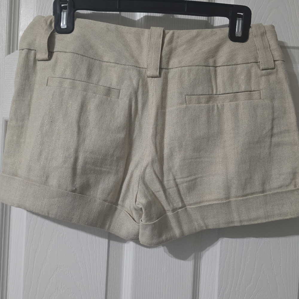 Alice + Olivia Linen Blend Low Rise Cuffed Chino Micro Shorts, Size 2, EUC! - Picture 7 of 13